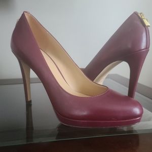 Michael kors pumps